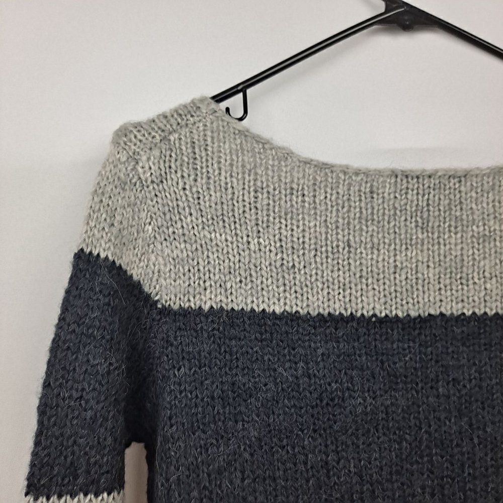 Gap Ladies Pullover sweater NWOT - Picture 7 of 10